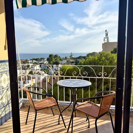 Palmeras With Sea Views Апартаменти
